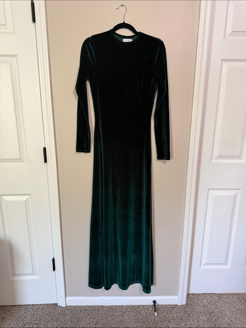 Ripley Rader Long Sleeve Velvet Dress in Green size 2